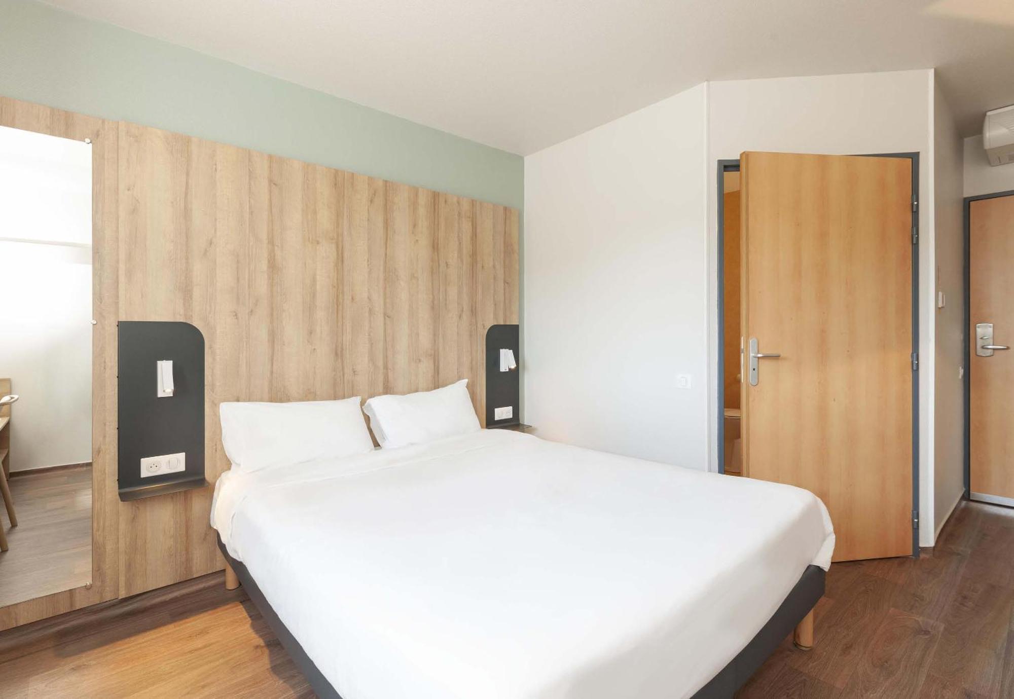 B&B Hotel Pau Lescar Exterior foto